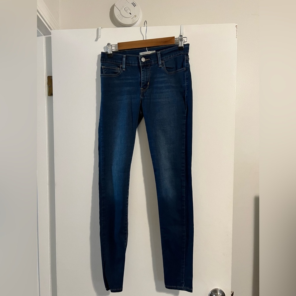 Levi’s 
710 Super Skinny Jeans